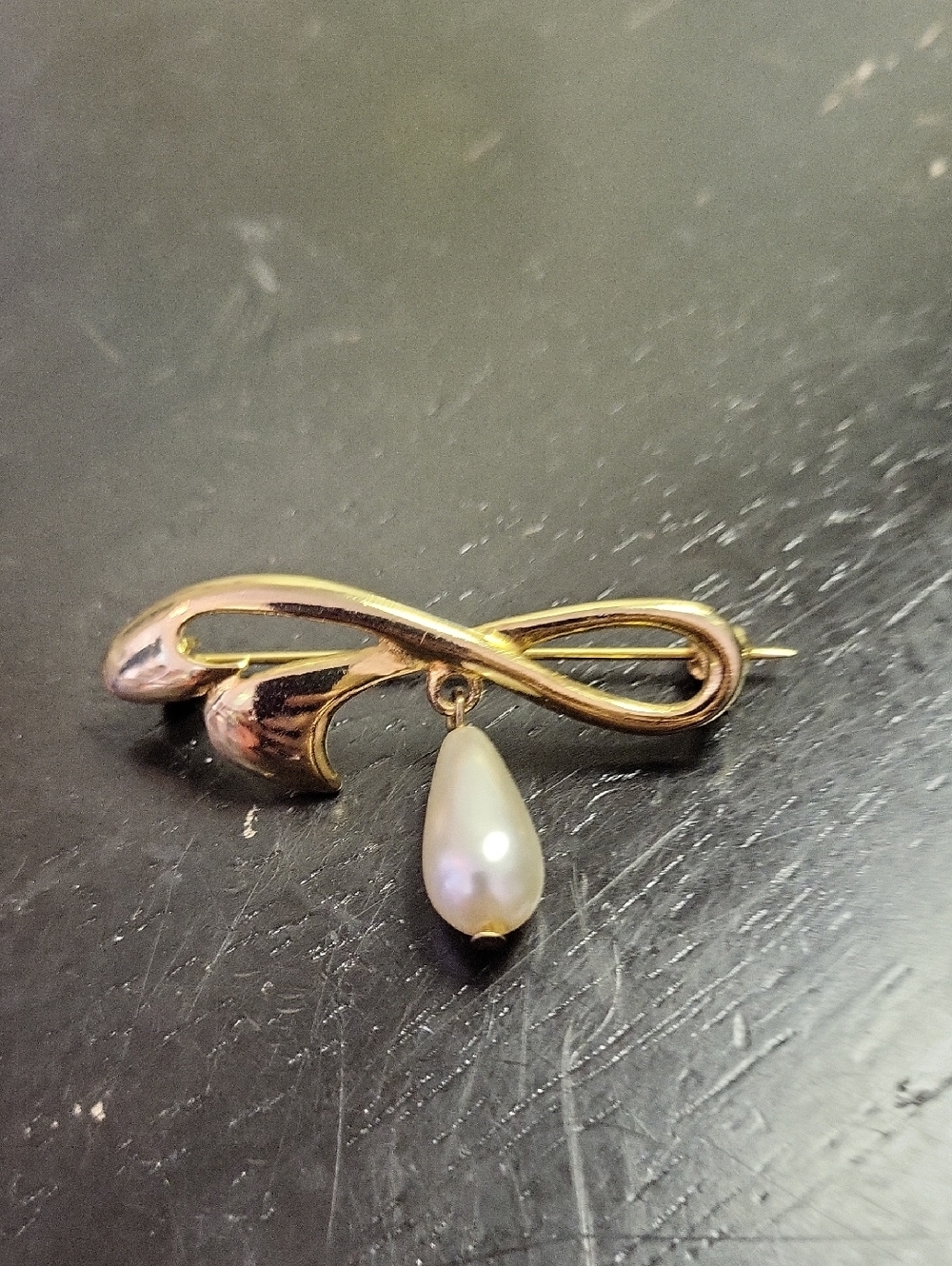 Dangle Brooch Costume Pin